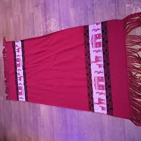 Dark Red Alpaca Travel Scarf Made in Peru - Picture 4 of 4